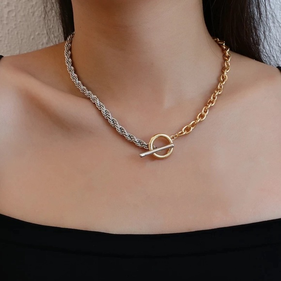 🤍Insta twist chain choker necklace - Picture 5 of 6